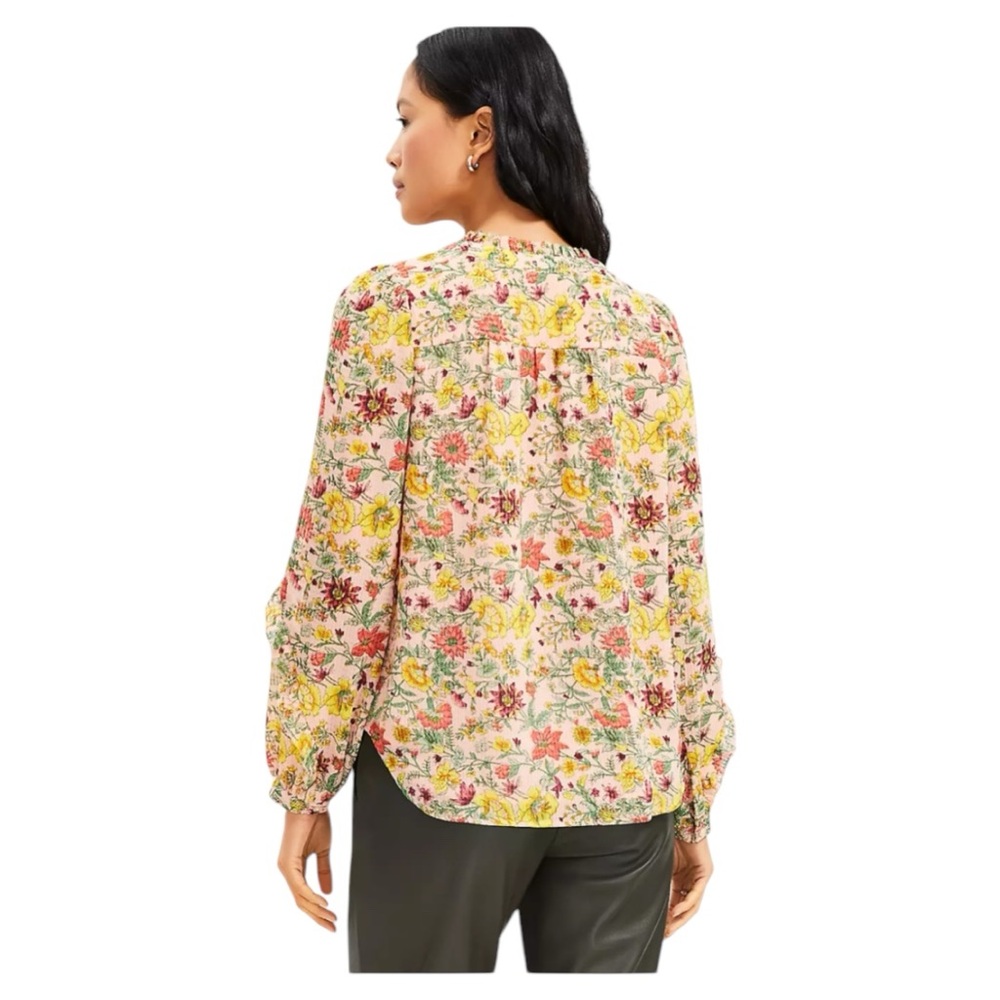 LOFT Garden Ruffle Sleeve Blouse size Medium - Picture 7 of 9